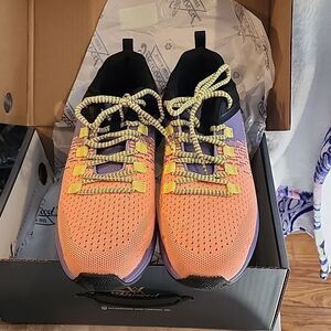 Thorogood comp toe work shoes Size 9